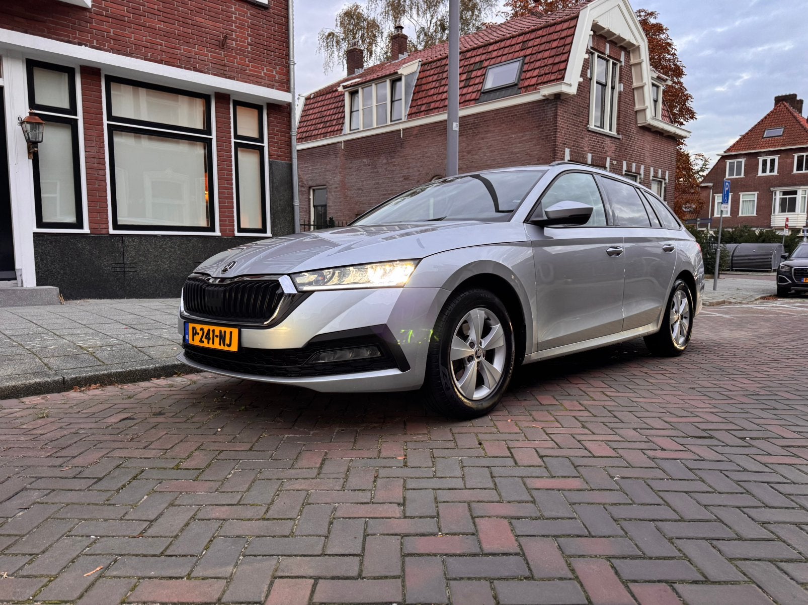 Skoda Octavia 1.0 TSI 110pk Dealeronderhouden, Auto's, Voorwielaandrijving, Zwart, Particulier, 3 cilinders