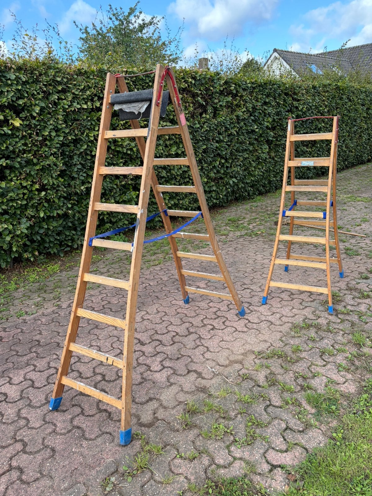 2 x houten trap staltor, Doe-het-zelf en Verbouw, Ladders en Trappen, Ophalen, Zo goed als nieuw, Minder dan 2 meter
