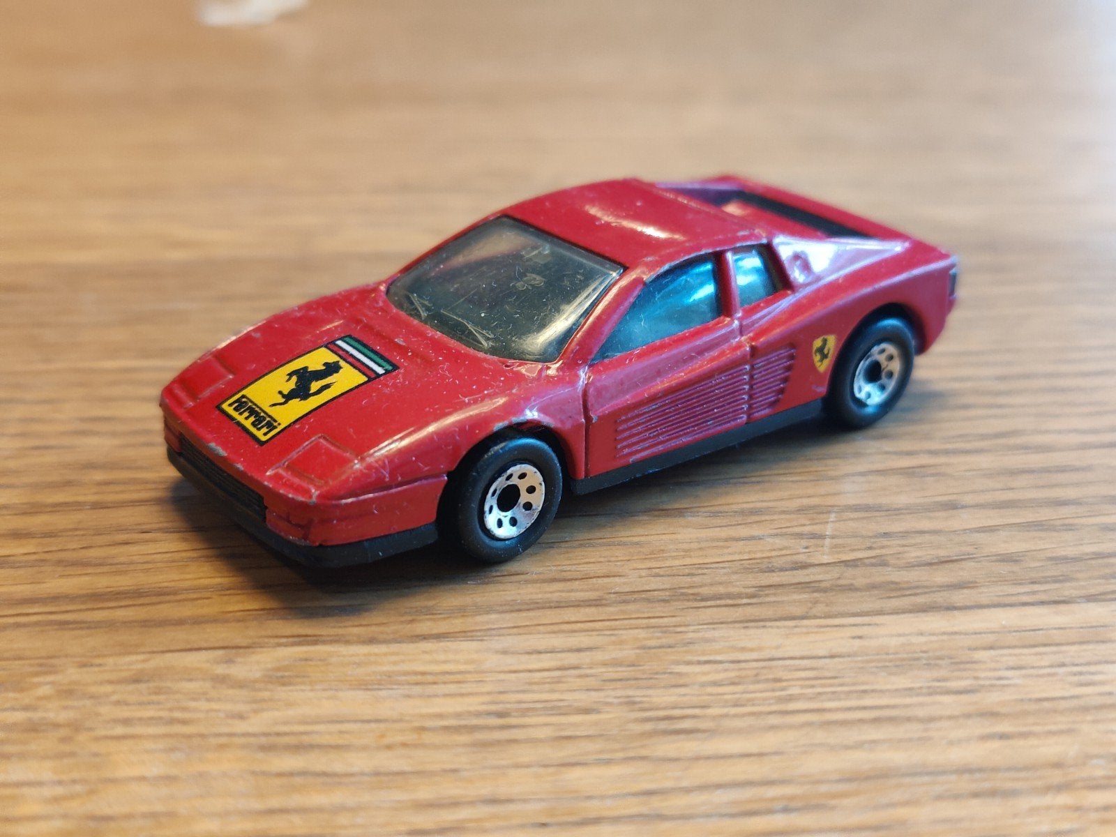Matchbox Ferrari Testarossa ROOD, Hobby en Vrije tijd, Ophalen of Verzenden, Zo goed als nieuw, Auto