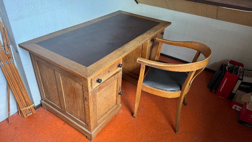 Vintage eiken bureau jaren 30/40 met bijpassende stoel, Huis en Inrichting, Bureaus, Ophalen, Overige typen, Gebruikt, 150 cm