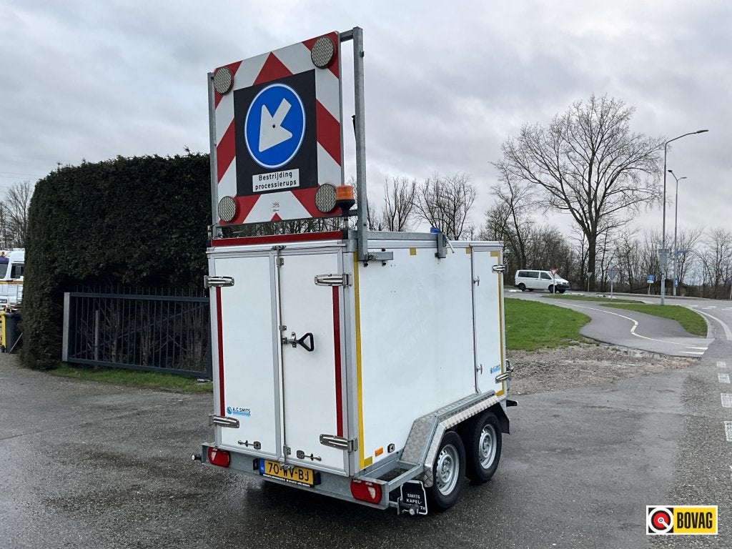 Hoka Gesloten lampenwagen in nieuw staat, Gebruikt