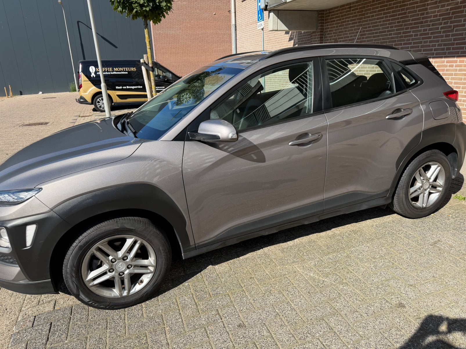 Hyundai Kona 1.0 T-gdi 120pk 2WD 2018 Grijs, Auto's, Voorwielaandrijving, Zwart, USB, 1200 kg