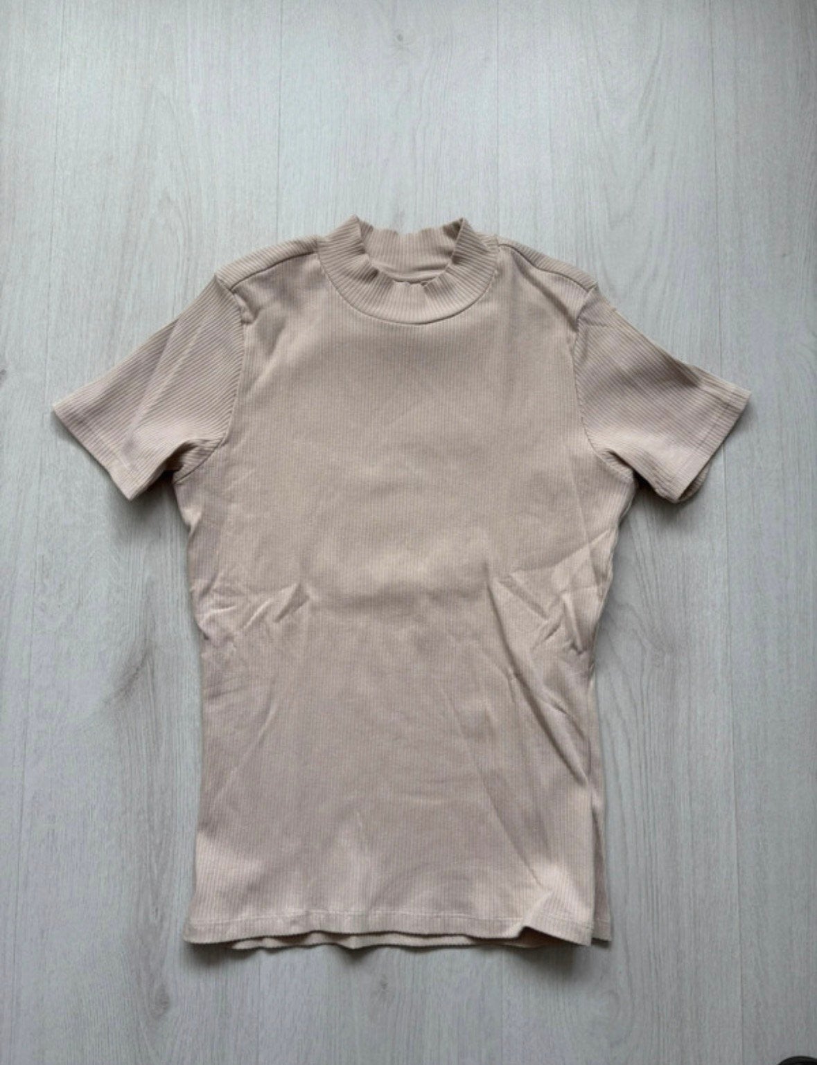 Distrikt beige shirt, Maat 38/40 (M), Verzenden, Beige, Zo goed als nieuw