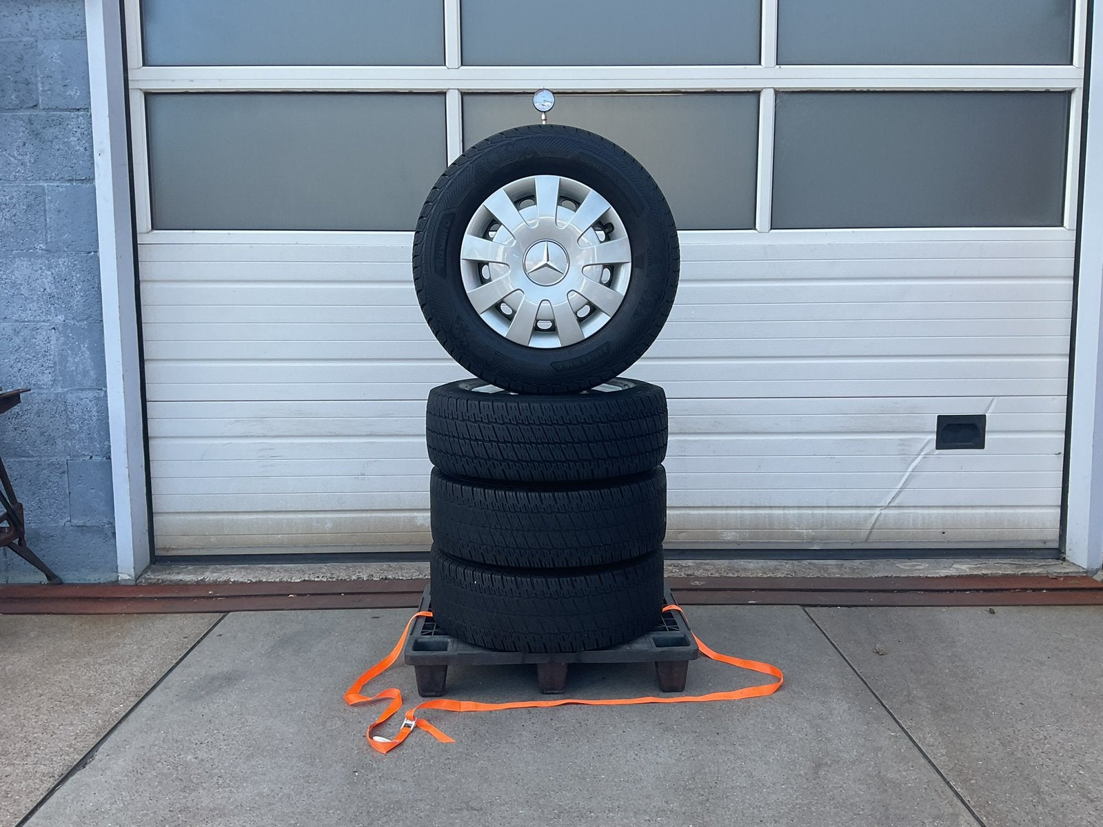 Mercedes - Sprinter.  V.W. Crafter.  Zomerset. 235 - 65 - 16, Auto-onderdelen, Banden en Velgen, Ophalen, 16 inch, Banden en Velgen