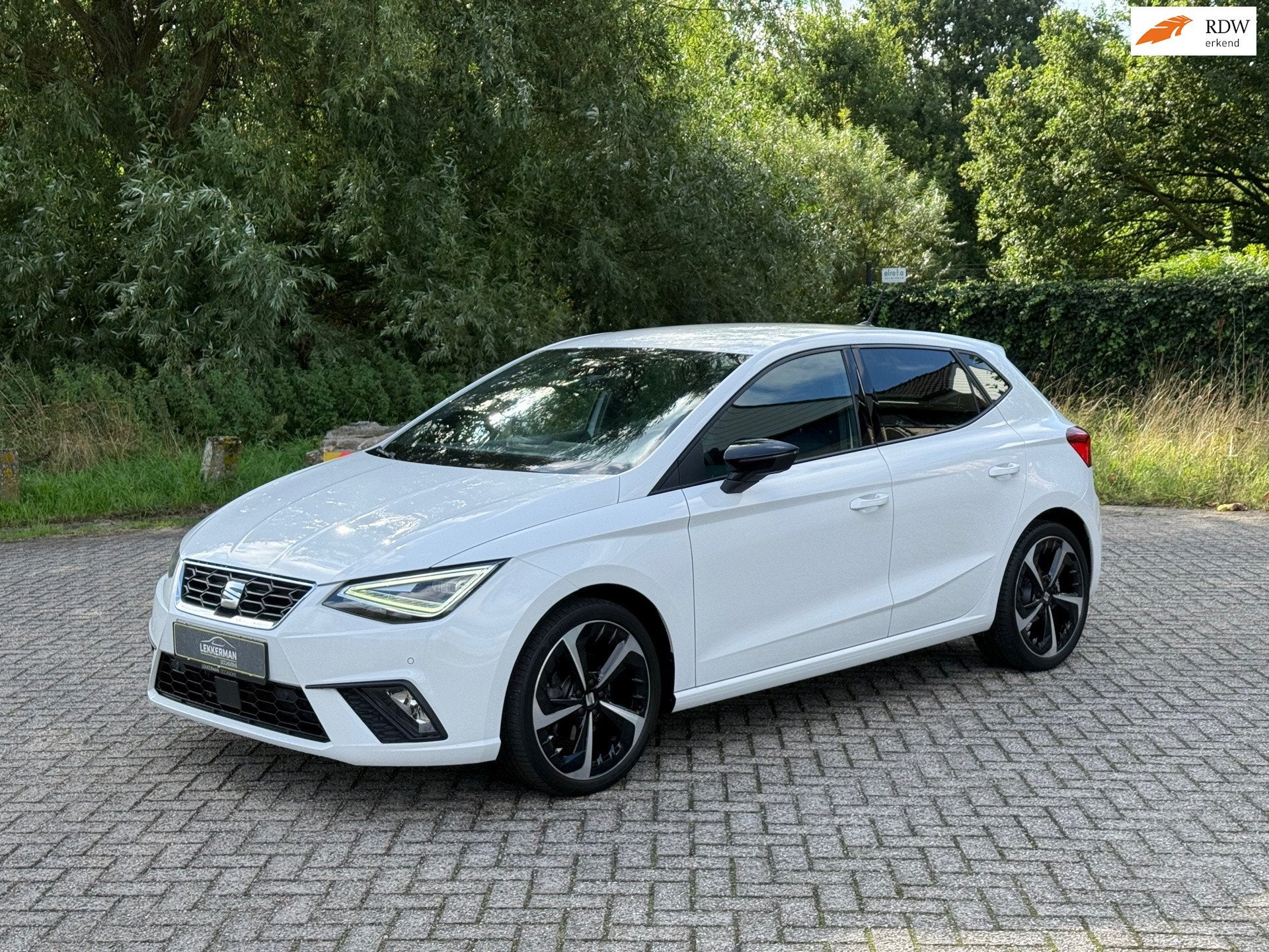 SEAT Ibiza 1.0 TSI FR 110PK I 6BAK I CAMERA I CARPLAY I DEAL, Voorwielaandrijving, Gebruikt, Alcantara, Origineel Nederlands