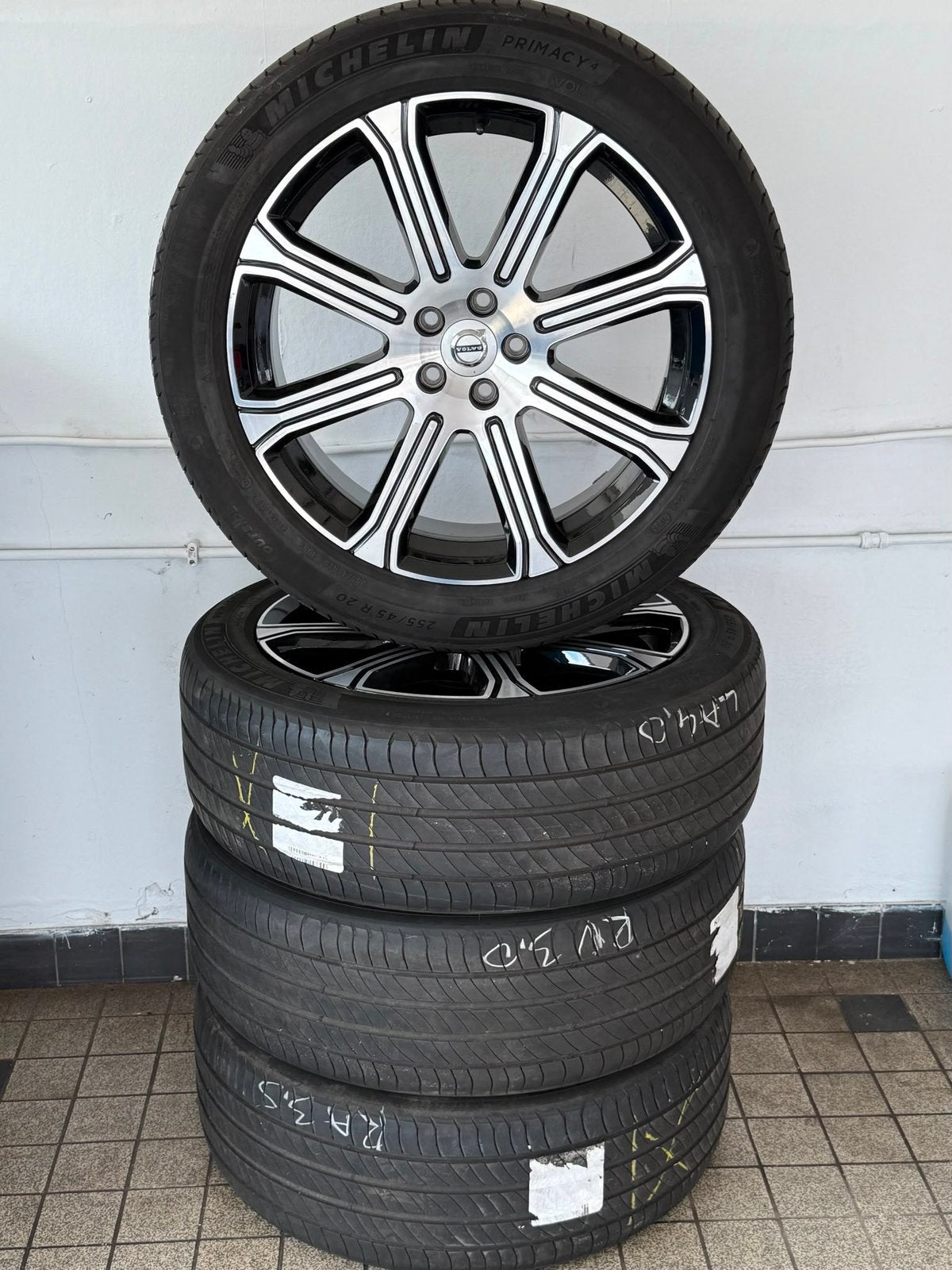 ️Originele Volvo XC60 velgen met zomerbanden 255/45/20️, Auto-onderdelen, Banden en Velgen, Gebruikt, 255 mm, Banden en Velgen