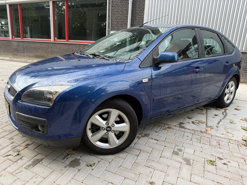 Ford Focus 1.8-16V Ambiente Flexifuel, Auto's, 125 pk, Gebruikt, 4 cilinders, Blauw