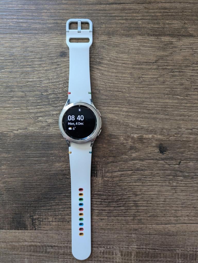 Samsung Galaxy Watch 4 Classic 42mm Zilver, Sieraden, Tassen en Uiterlijk, Smartwatches, Ophalen of Verzenden, Gebruikt, Zilver