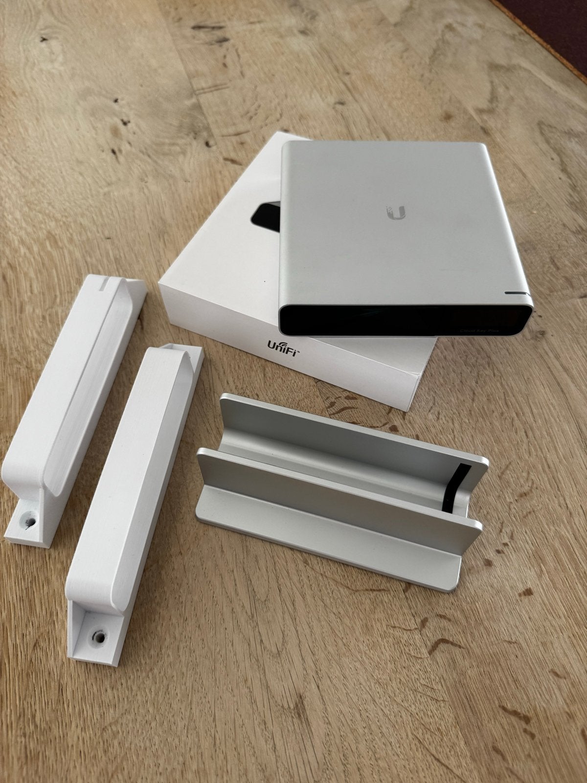 Ubiquiti UniFi Cloud Key Plus Gen2 met SSD, Server, SSD, Ophalen of Verzenden, Zo goed als nieuw