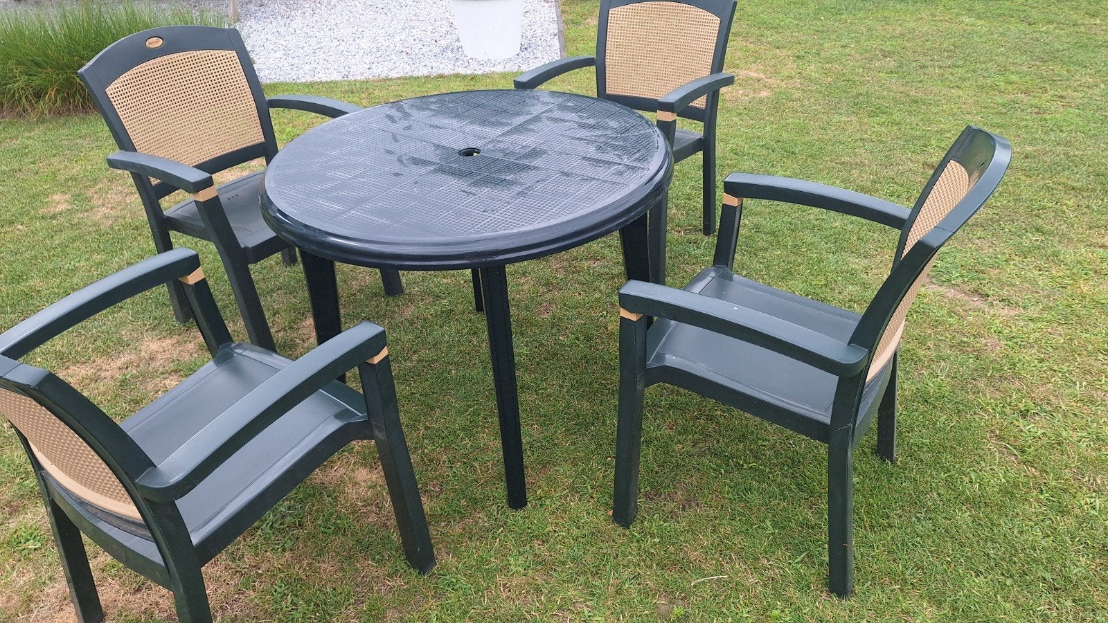 Kunststof tuinset met 4 stoelen en ronde tafel, Tuin en Terras, Ophalen, 4 zitplaatsen, Kunststof, Gebruikt