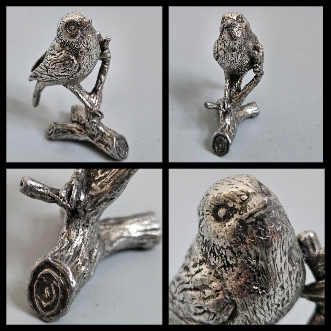 Miniatuur zilver,  handgemaakt zilveren vogel op tak, Ophalen of Verzenden