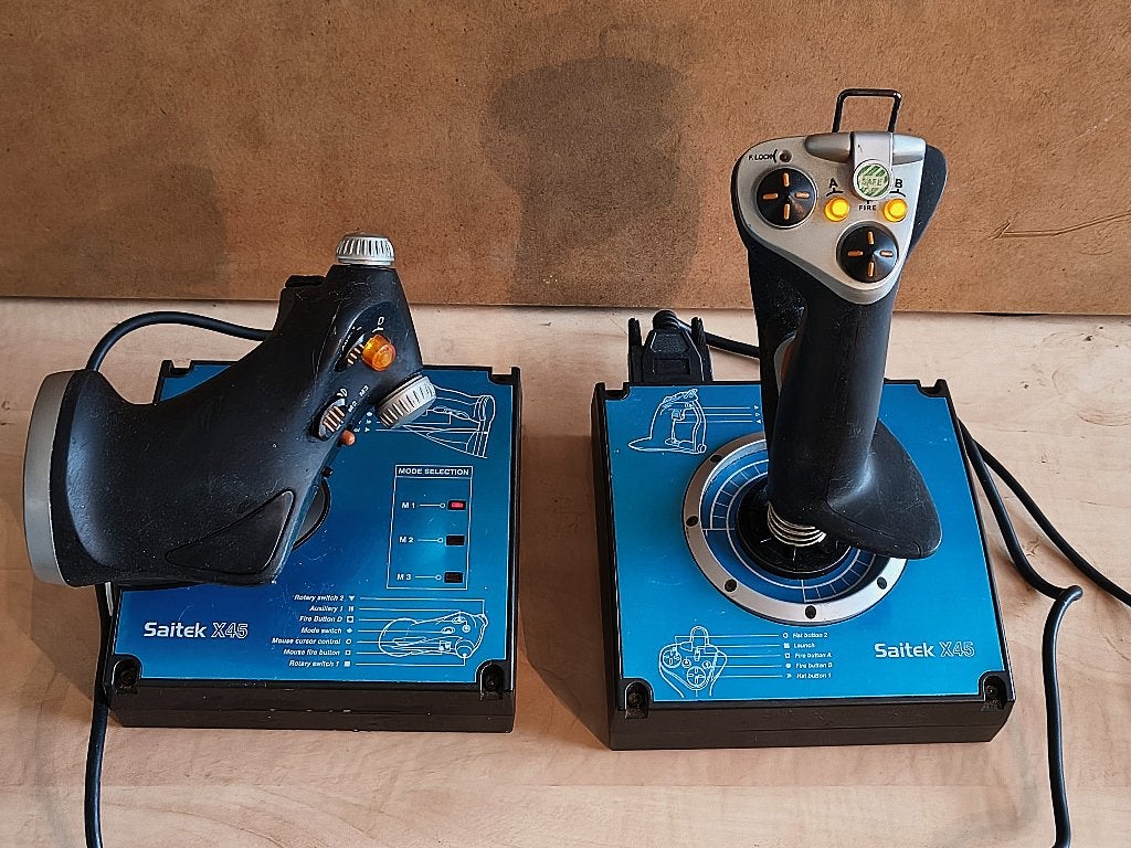 Vintage Saitek X45 HOTAS-set, bieden vanaf €40, Ophalen, Gebruikt, Saitek
