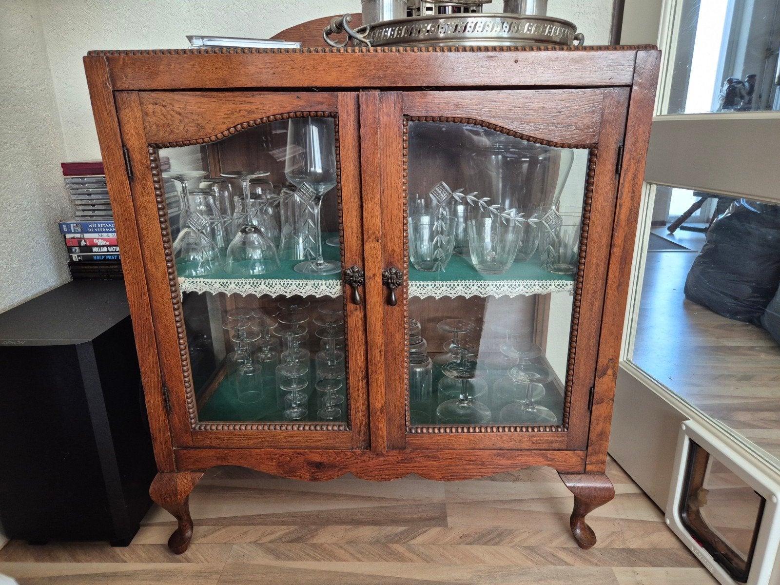 Antiek eikenhouten vitrine- of theekastje, Huis en Inrichting, Ophalen, Gebruikt, Eikenhout, 50 tot 100 cm