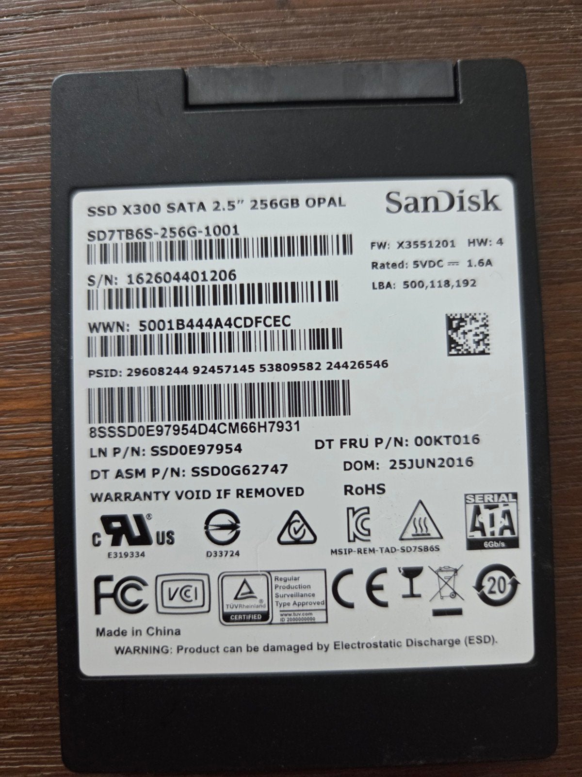 SanDisk X300 SATA 2.5" 256GB SSD - Zo goed als nieuw, Computers en Software, Harde schijven, Intern, 256GB, Server, Zo goed als nieuw