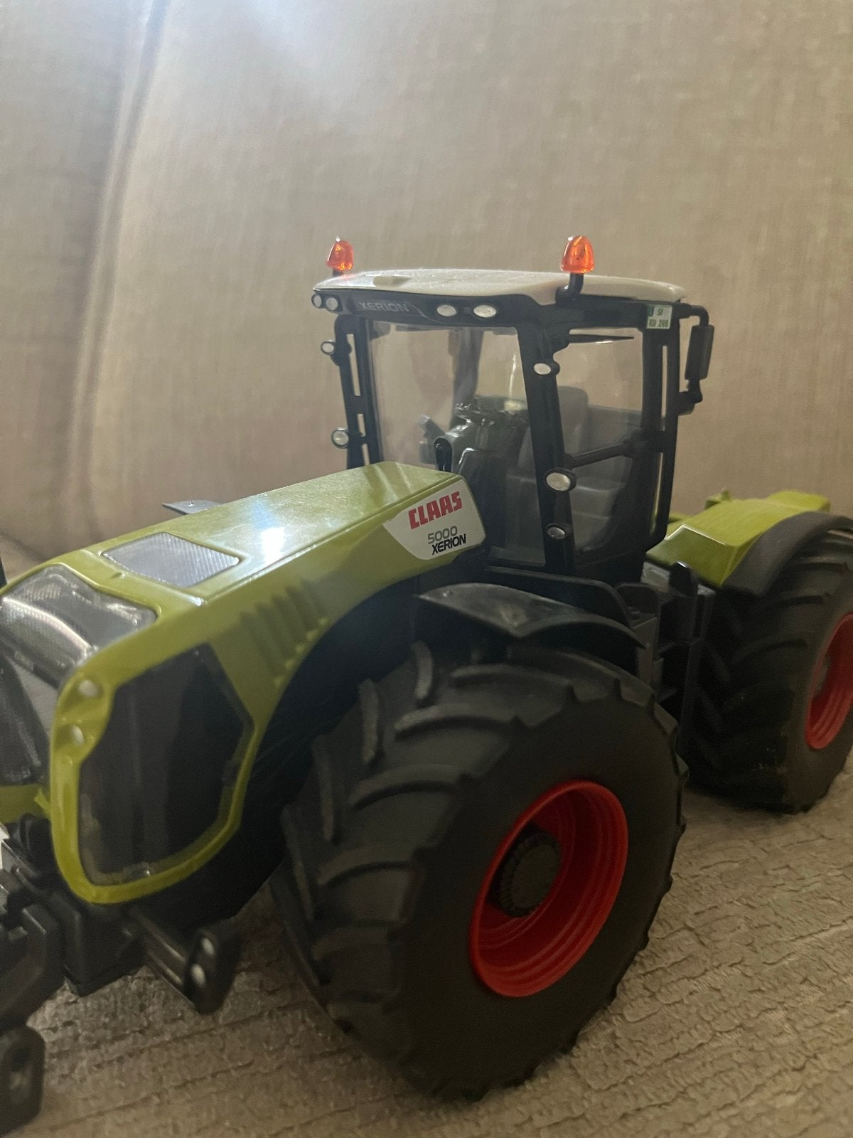 Siku Claas Xerion 5000, Ophalen, Zo goed als nieuw