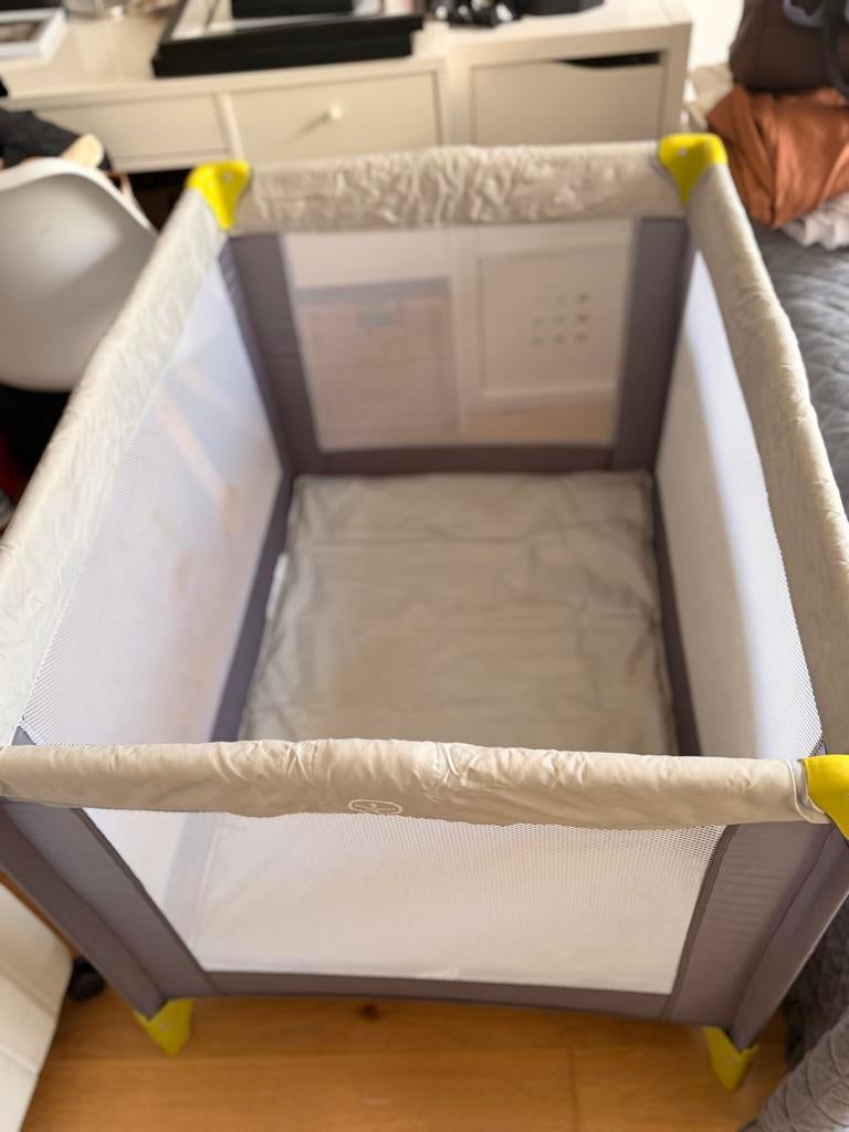 Opvouwbaar Reisbedje / Box - Ideaal voor Onderweg, Kinderen en Baby's, Ophalen of Verzenden, Zo goed als nieuw, Vierkant