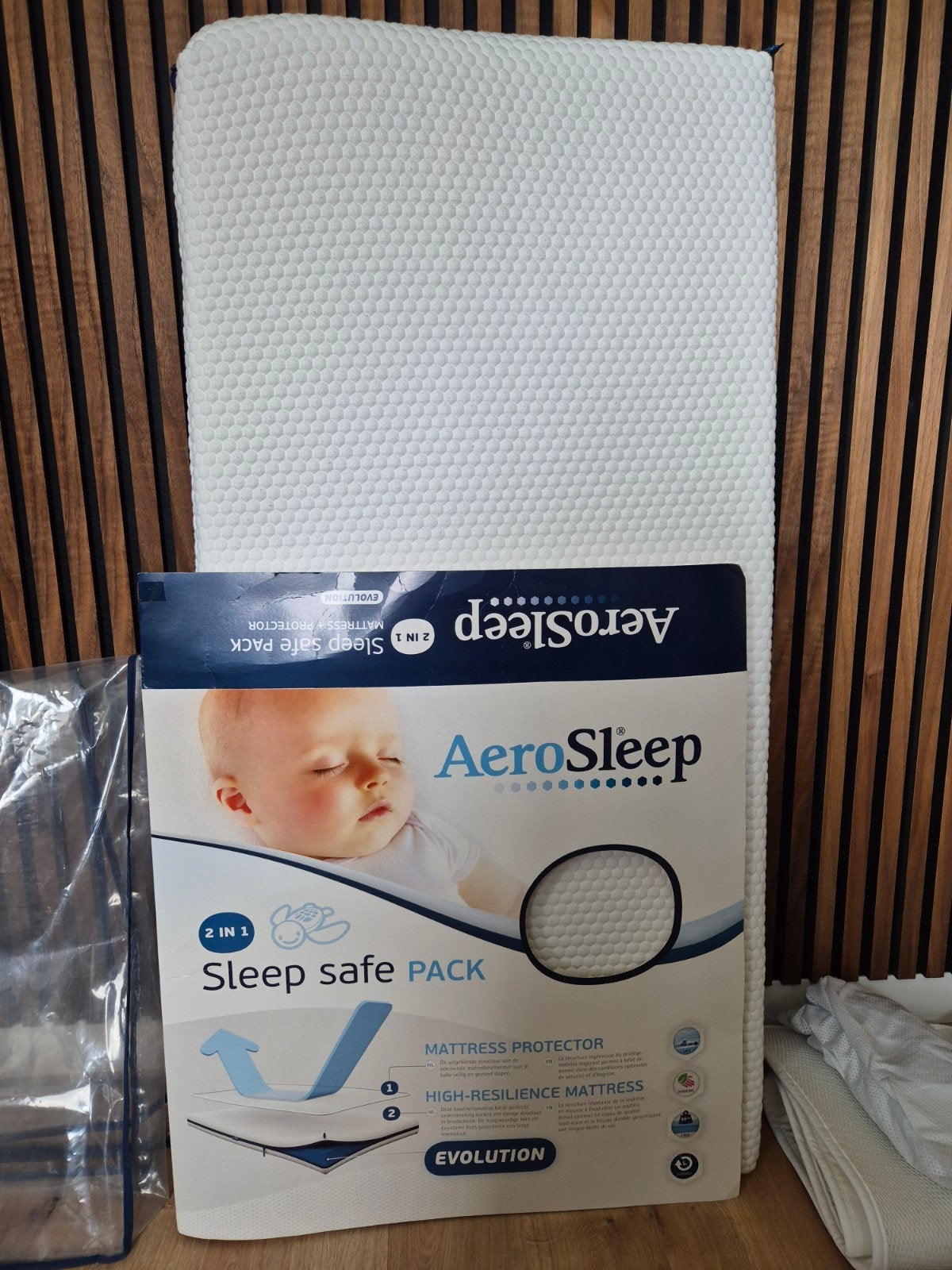 AeroSleep Evolution Matras 60x120 cm met matrasbeschermer, Ophalen, Zo goed als nieuw