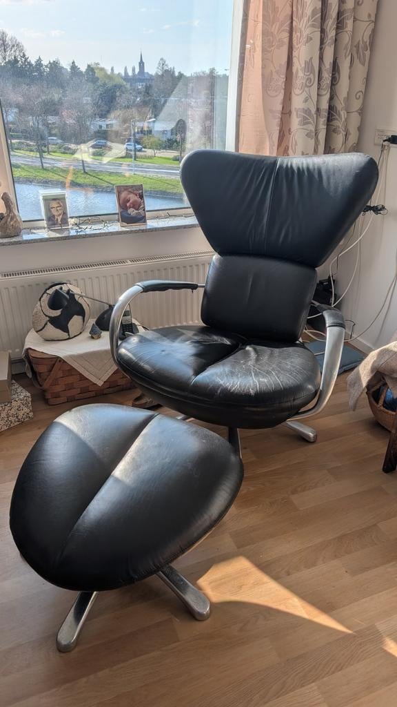 Leolux Formi design draaifauteuil + poef - zeer nette staat, Huis en Inrichting, Ophalen, Design, Zo goed als nieuw, 50 tot 75 cm