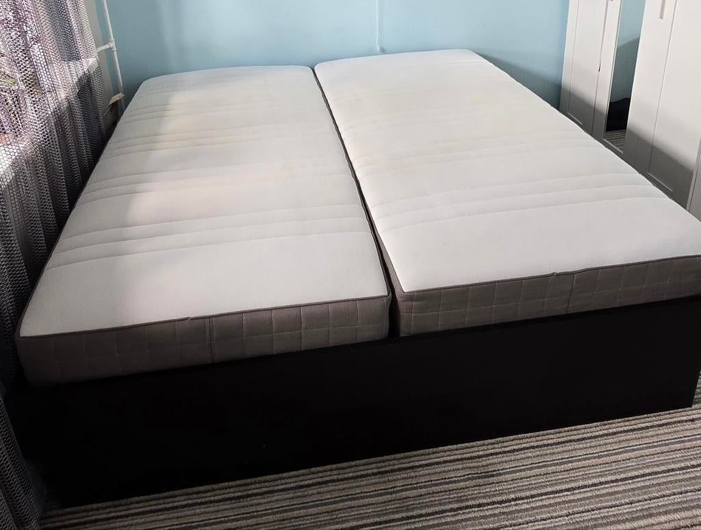 Tweepersoonsbed met twee matrassen 180 /200 c, Ophalen of Verzenden