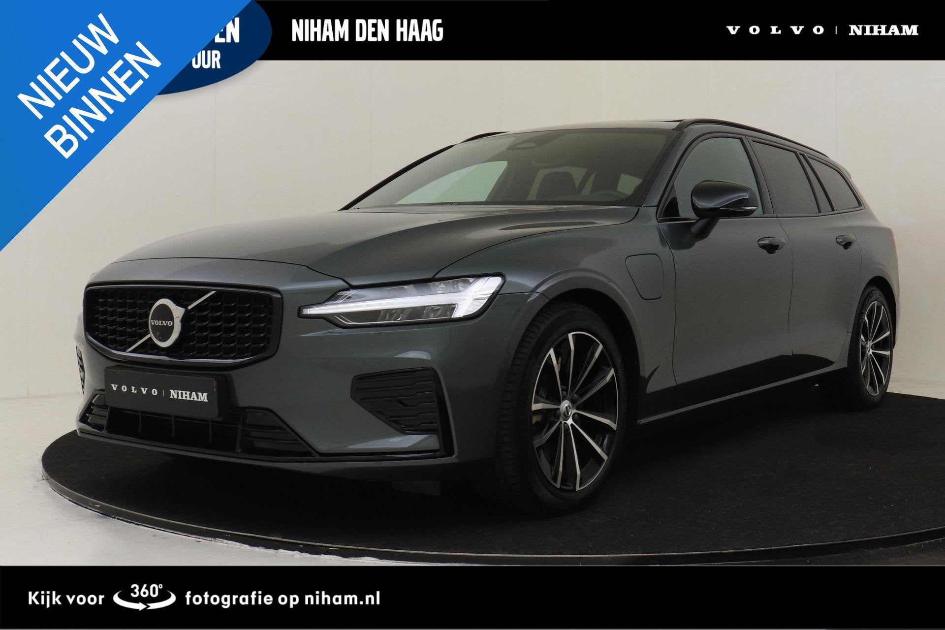 Volvo V60 T8 PLUG-IN HYBRID AWD PLUS DARK -PANO.DAK|HARMAN/K, Auto's, Volvo, Automaat, 12 maanden, Stof, Gebruikt