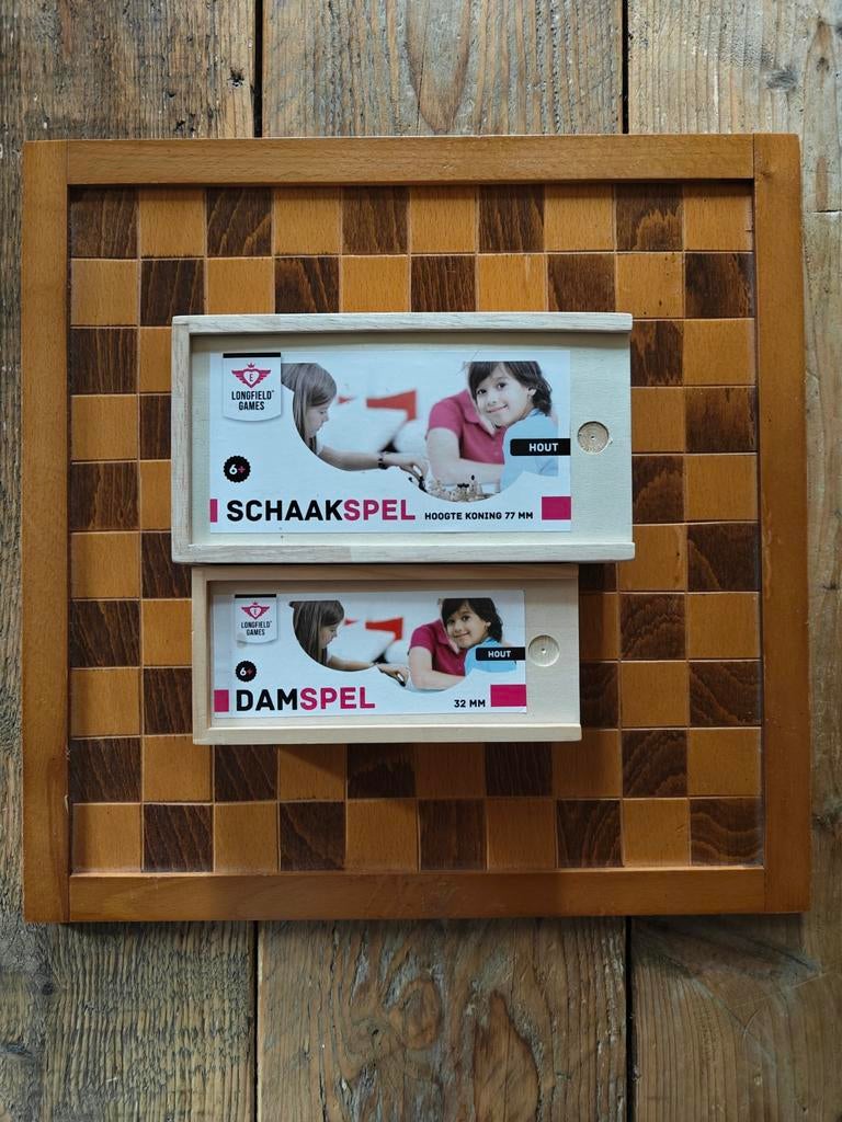 Schaak/dambord met schaak en damschijven., Hobby en Vrije tijd, Gezelschapsspellen | Bordspellen, Ophalen of Verzenden, NVT., NVT.