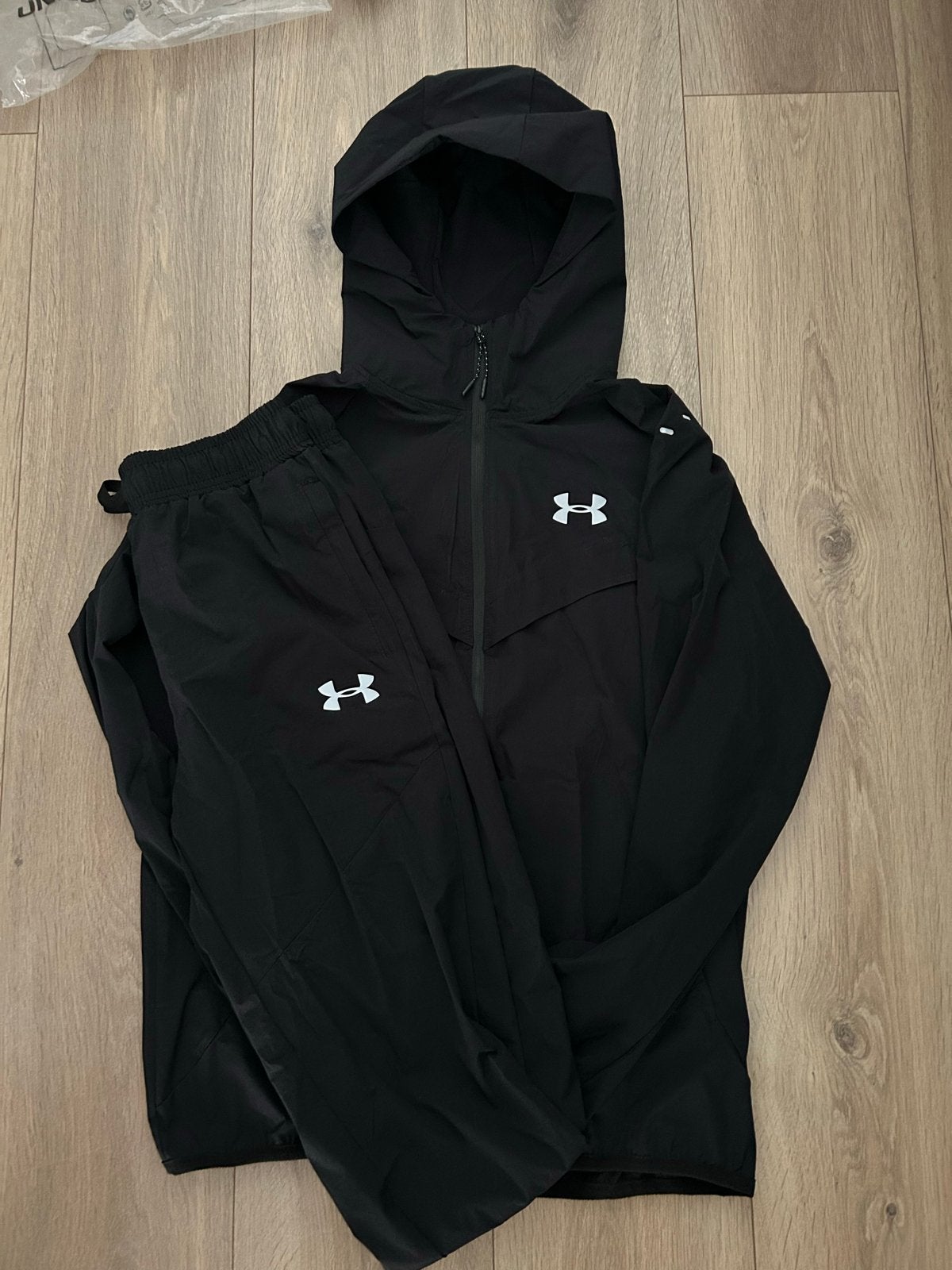 Under Armour HeatGear Trainingspak Zwart Maat M, Maat 48/50 (M), Zwart, Nieuw, Ophalen of Verzenden