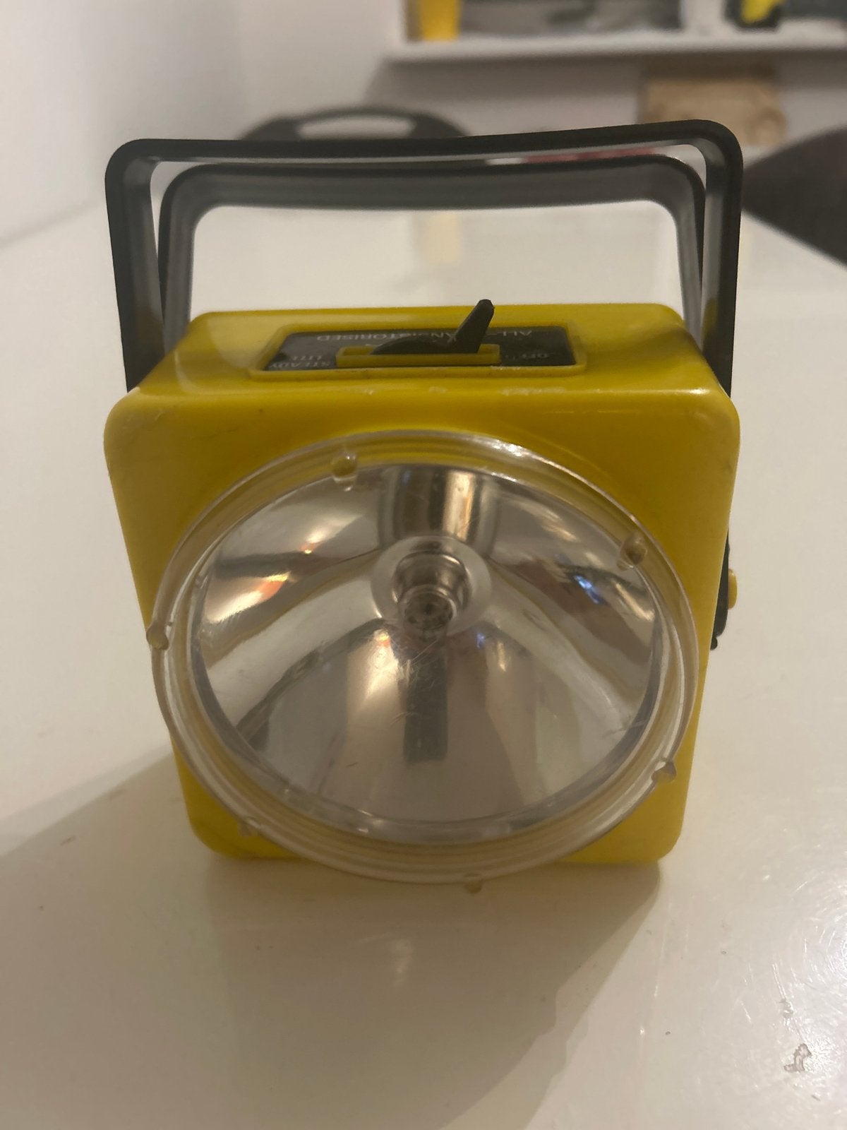 Vintage Sonca All-Transistorised Zaklamp Geel, Ophalen of Verzenden, Zo goed als nieuw, Batterij
