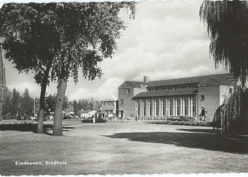 Ansichtkaart EINDHOVEN  Stadhuis, Verzenden, 1960 tot 1980, Gelopen, Noord-Brabant