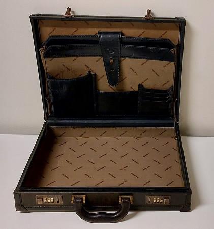 Z.g.a.n. stijlvolle kalfsleren attaché koffer. Prijs € 69,95, Sieraden, Tassen en Uiterlijk, Koffers, Slot, Ophalen of Verzenden