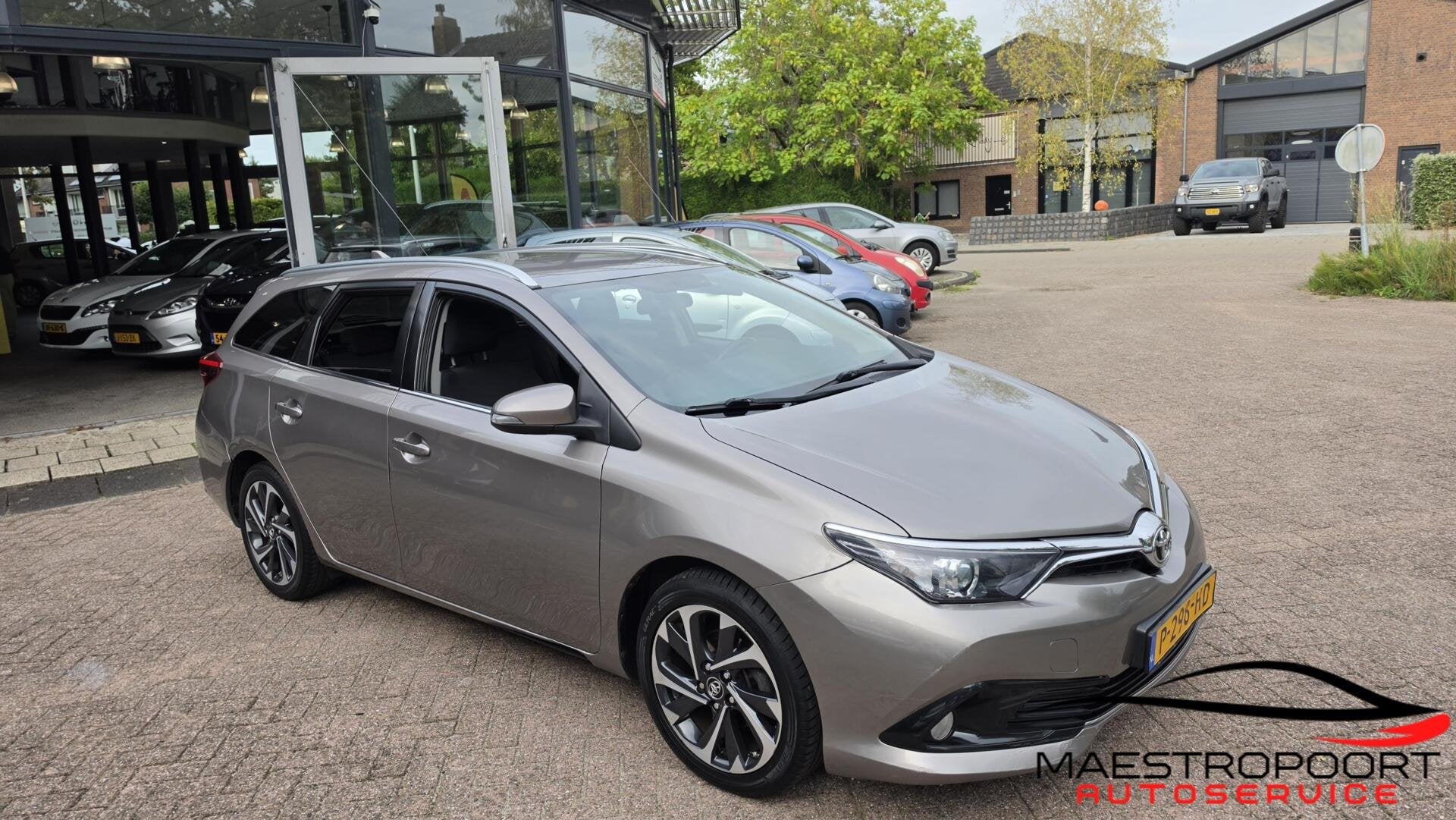 Toyota Auris Touring Sports 1.2T Dynamic, Auto's, Voorwielaandrijving, 450 kg, Gebruikt, Euro 6