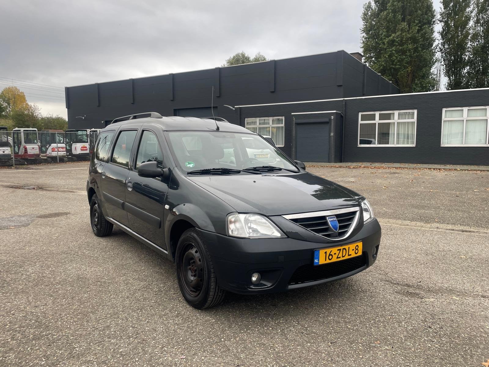 Dacia Logan MCV 1.6-16V Lauréate AIRCO, Auto's, Gebruikt, 4 cilinders, 635 kg, Bedrijf