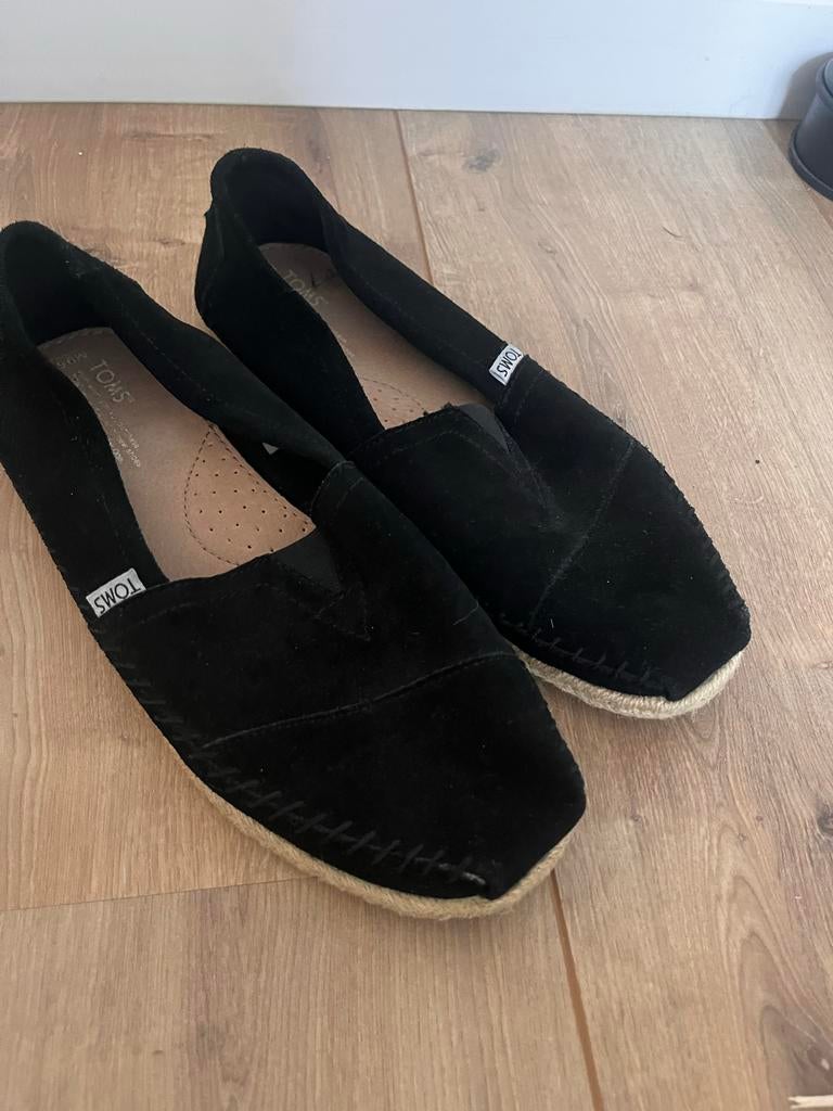 Zwarte TOMS instappers - Maat 42,5, Ophalen of Verzenden, Zo goed als nieuw, Instappers, Zwart