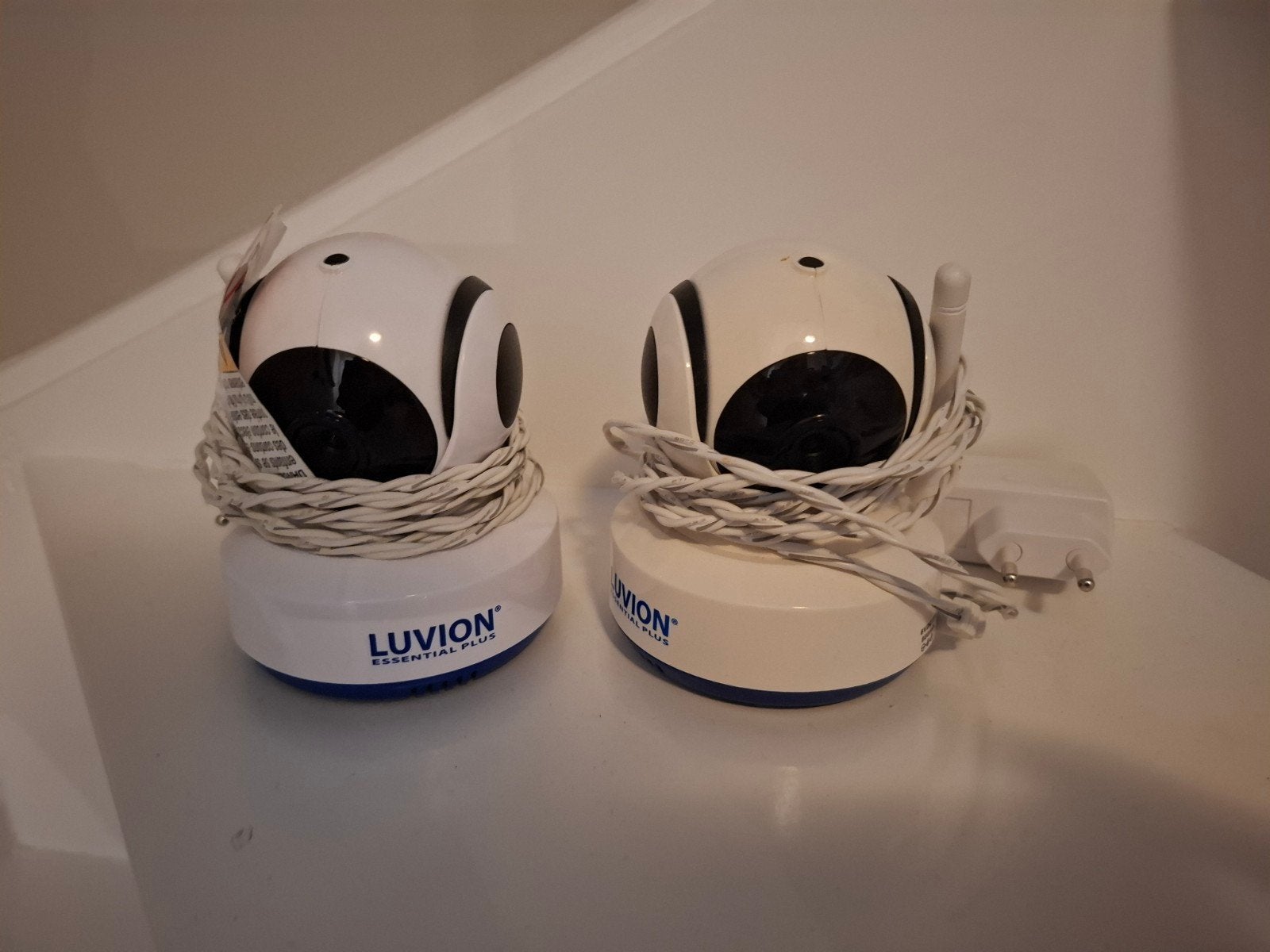 2 Luvion essential plus camera's, Ophalen, Gebruikt