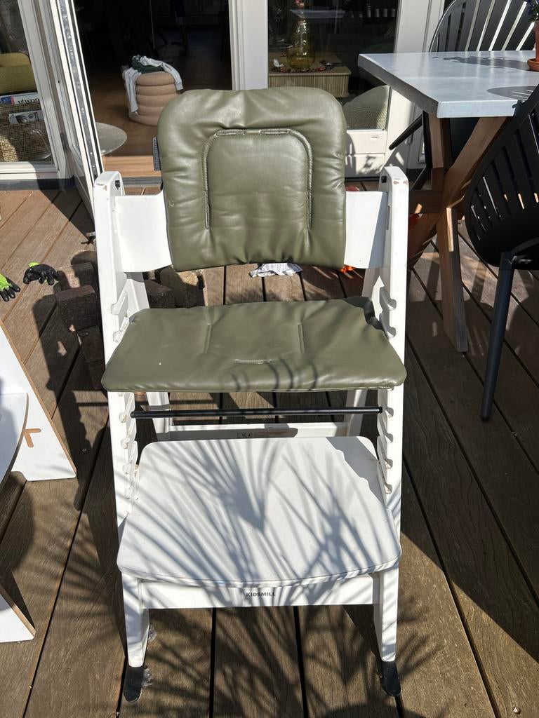 Twee Kidsmill meegroeistoelen met kussens, Kinderen en Baby's, Kinderstoelen, Gebruikt, Meegroeistoel, Ophalen