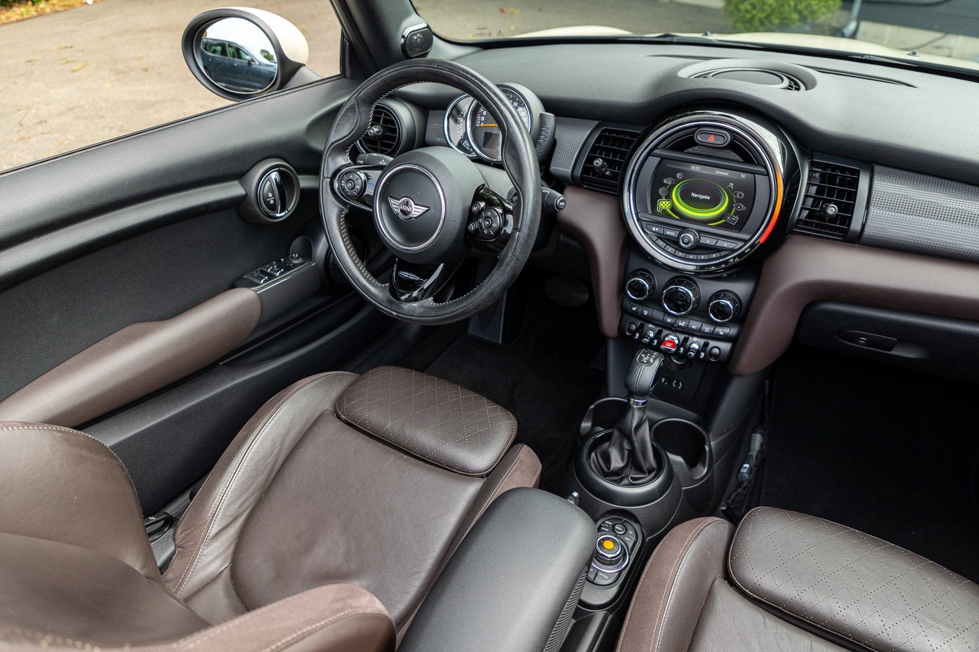 Mini Cabrio 1.5 Cooper Pepper Business Automaat I Leder I Ha, 136 pk, Euro 6, Cabriolet, 4 stoelen