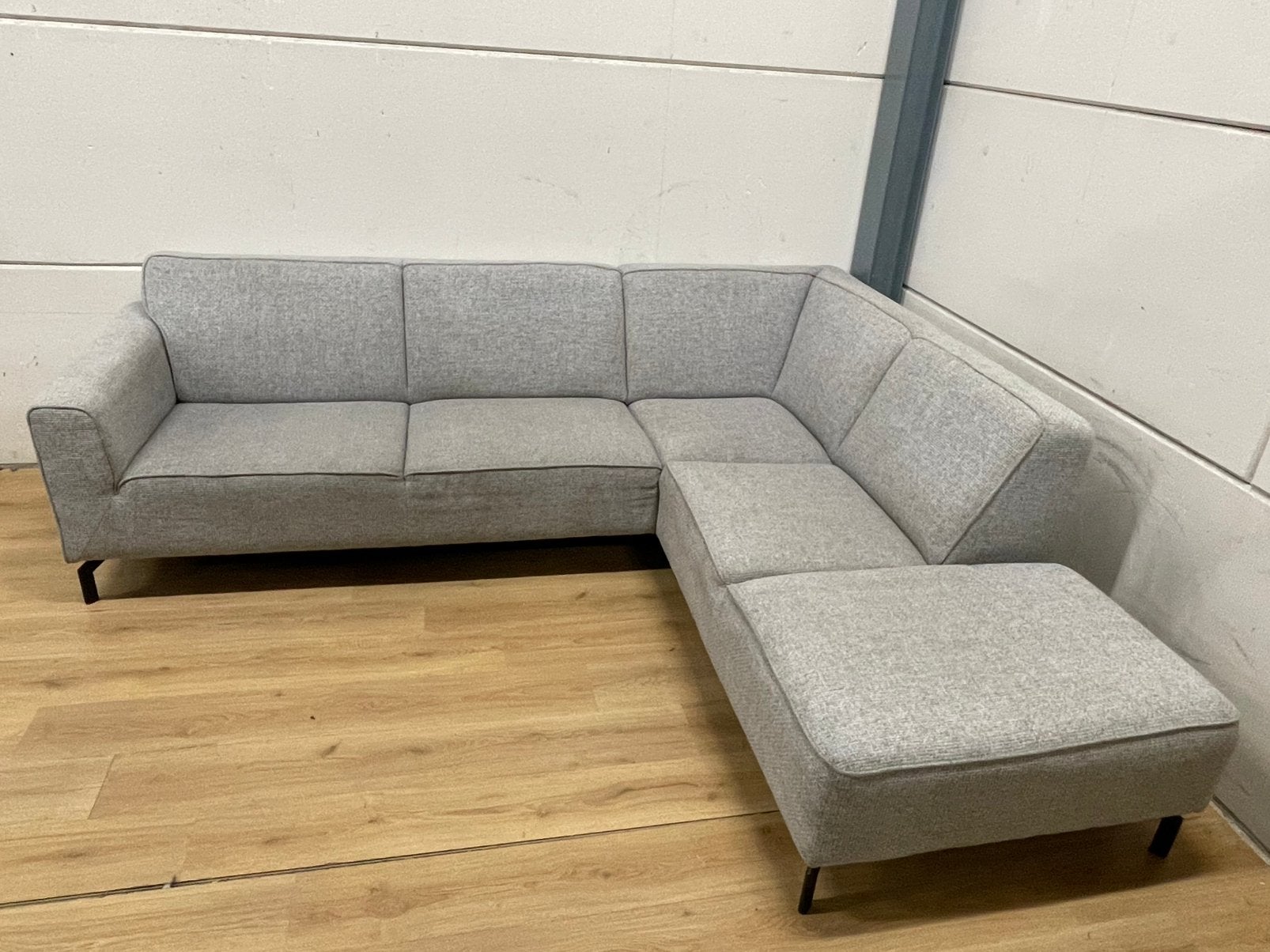 Mooie luxe moderne licht grijze hoekbank - GEREINIGD!!!, Ophalen, 250 tot 300 cm, Luxe, Hoekbank