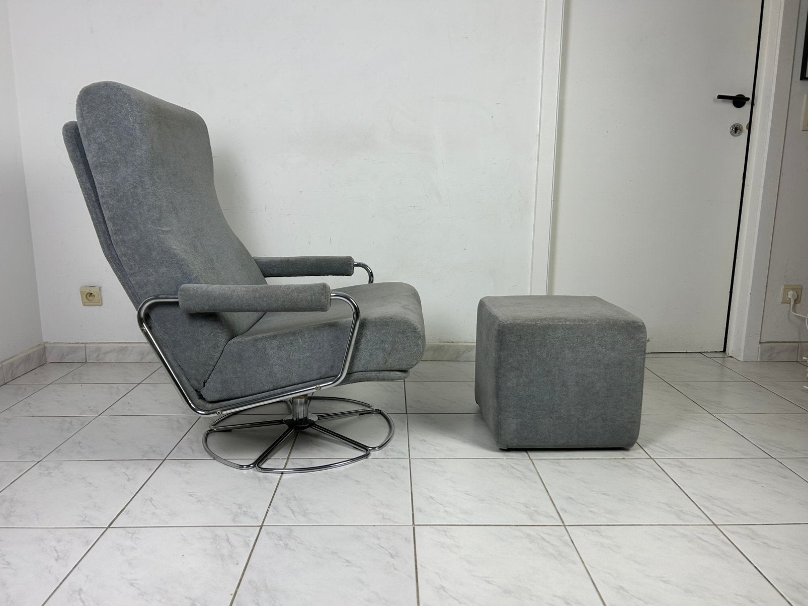 Vintage Gelderland draaifauteuil met ottoman Jan des Bouvrie, Huis en Inrichting, Fauteuils, Gebruikt, 75 tot 100 cm, Ophalen of Verzenden