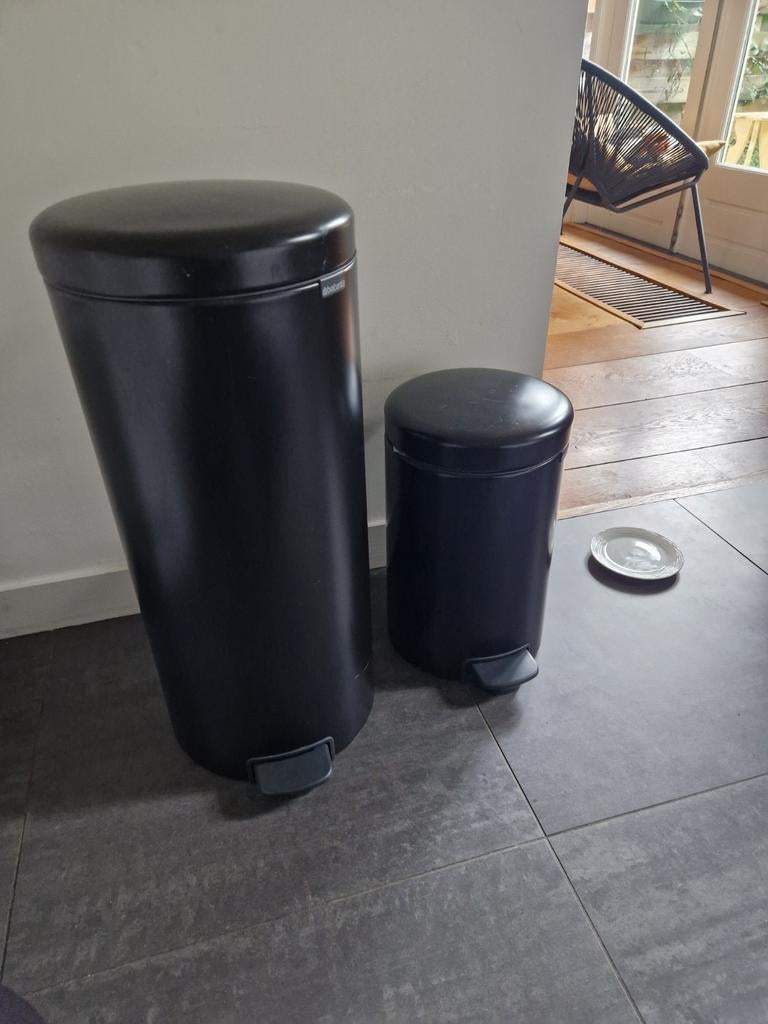 Brabantia prullenbakken mat zwart 30L en 10L, Ophalen of Verzenden, Gebruikt, Metaal, 50 tot 75 cm