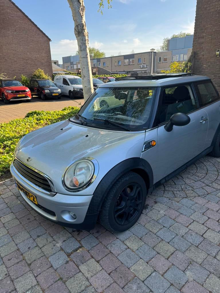 Mini (r56) 1.4 95pk 2010 Grijs, Stof, Zwart, 4 stoelen, 49 €/maand