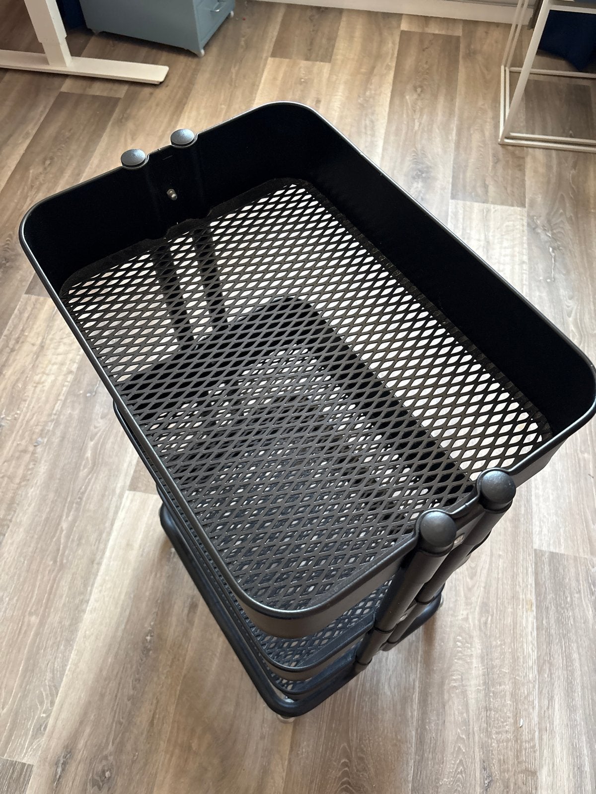 RÄSKOG Zwarte roltafel IKEA, Huis en Inrichting, Ophalen, Zo goed als nieuw