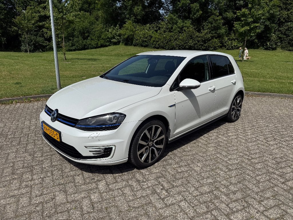 Volkswagen Golf 1.4 TSI Phev 150KW (204 PK) GTE 5D 2015 Wit, Stof, Euro 6, 4 cilinders, Wit