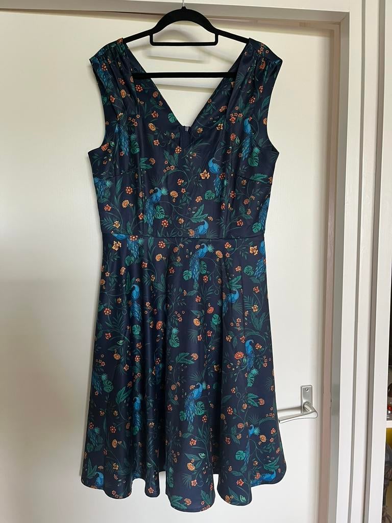 VoodooVixen jurk donkerblauw met pauwenmotief L, Ophalen of Verzenden, Zo goed als nieuw, Blauw, Onder de knie