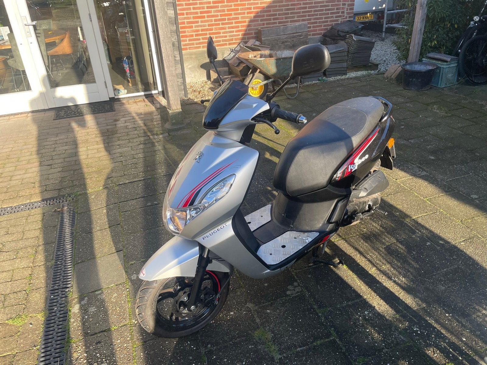 Peugeot Kisbee Scooter - Zilver, 25 km/u, Weinig kilometers, Ophalen, Gebruikt, Maximaal 25 km/u, Overige modellen