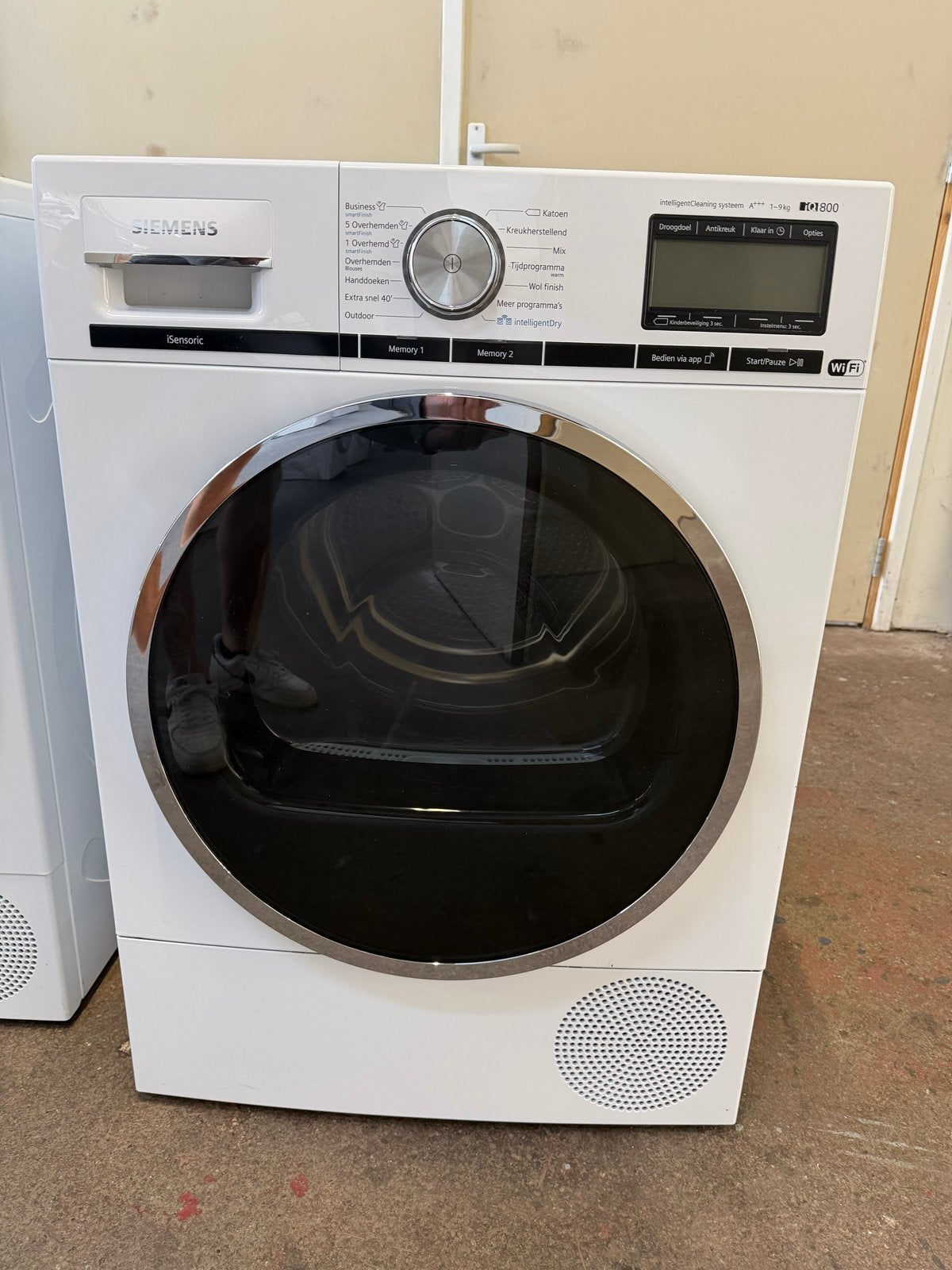 Foto 2 van Siemens IQ800 Warmtepompdroger 9kg XXL Trommel WiFi + Garant