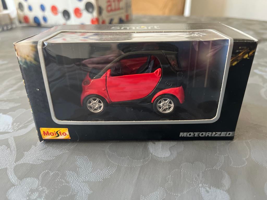 Maisto Smart modelauto, Hobby en Vrije tijd, Overige merken, Auto, 1:32 tot 1:50, Nieuw
