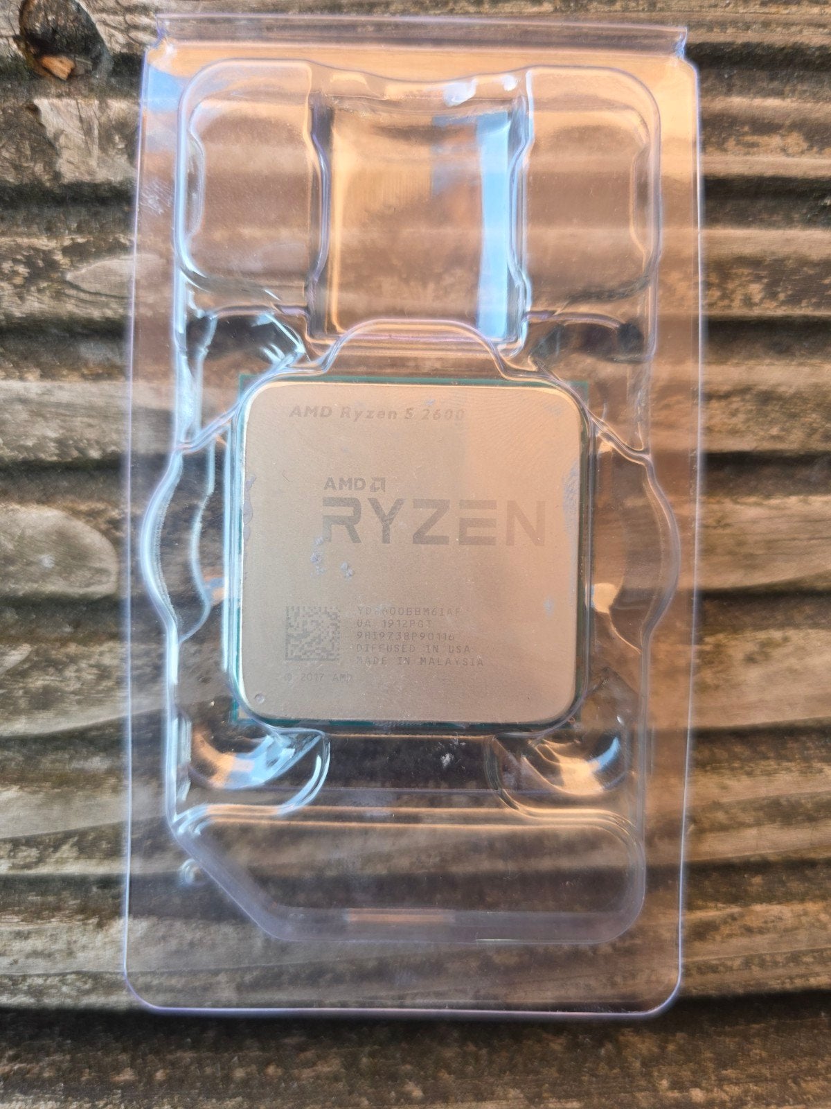 AMD Ryzen 5 2600 CPU met standaard koeler, Computers en Software, Processors, Gebruikt, 6-core, 3 tot 4 Ghz, Ophalen of Verzenden