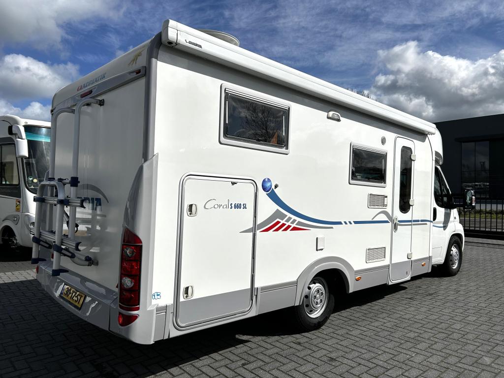 Adria Coral 660 SL Enkele-bedden/2007/Euro-4/Airco/7.3M/NL!, Caravans en Kamperen, Campers, Fiat, 7 tot 8 meter, Bedrijf, Tot en met 3