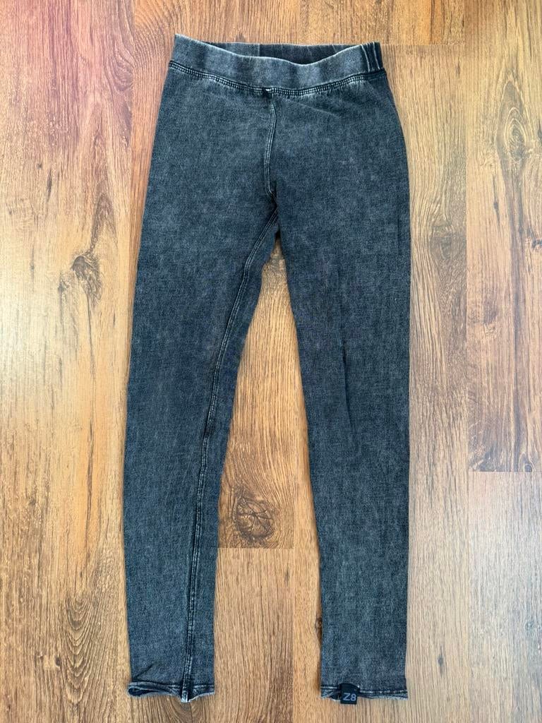 Z8 legging 134, Kinderen en Baby's, Kinderkleding | Maat 134, Ophalen of Verzenden, Zo goed als nieuw, Meisje, Broek