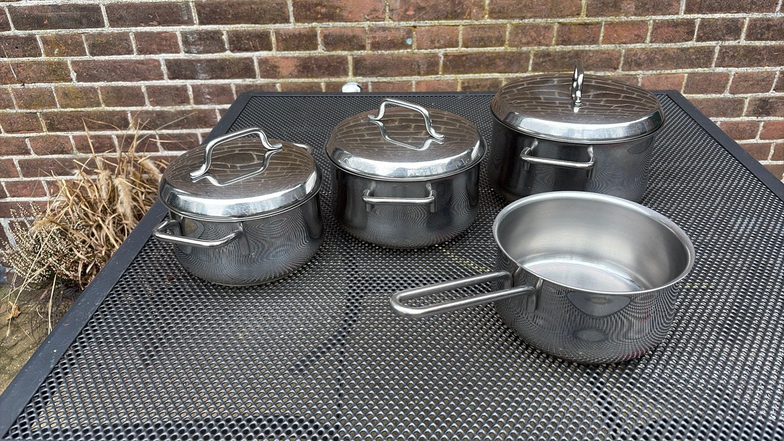 BK 4 DELIG PANNEN SET, Ophalen of Verzenden, Zo goed als nieuw, Rvs, Pannenset