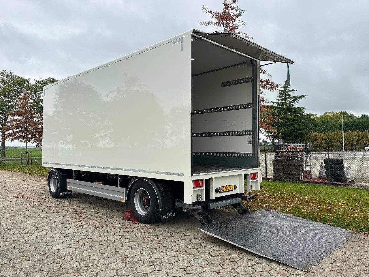 Pacton PACTON GESLOTEN AANHANGER MET LAADKLEP (bj 2020), Overige brandstoffen, Origineel Nederlands, Bedrijf, Aanhangers en Opleggers